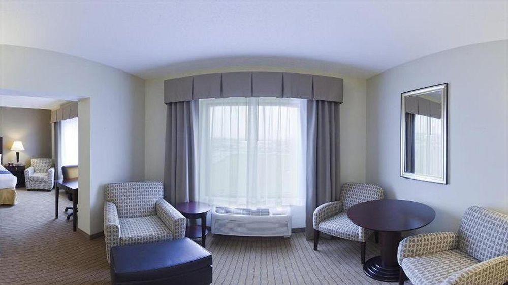 Holiday Inn Express & Suites Malone By Ihg Exterior photo